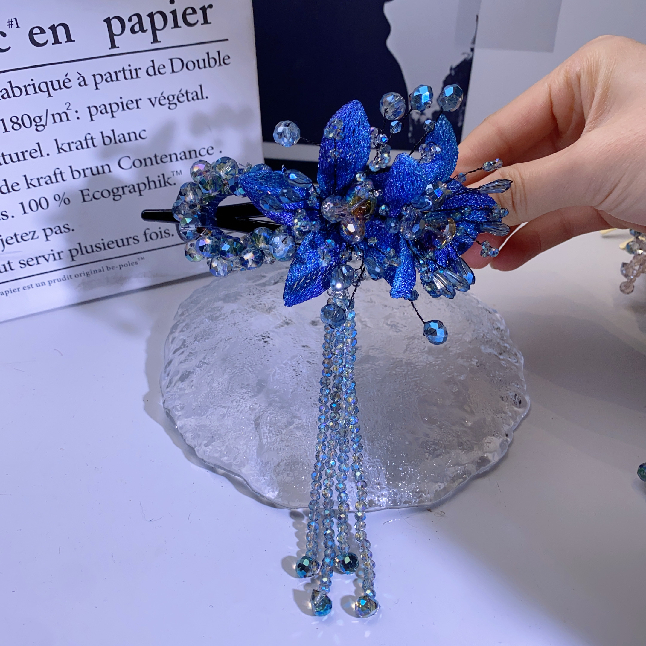 A8654编号紫莹轻奢发饰《扭扭夹》