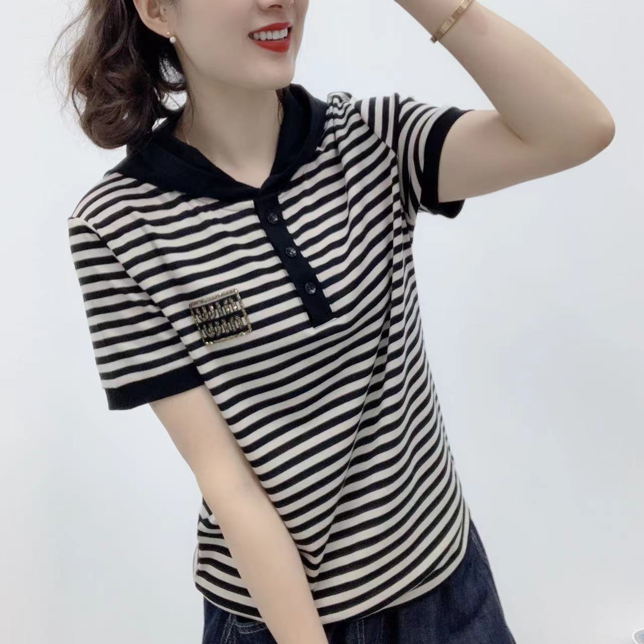 夏季新款烫钻洋气减龄连帽短袖条纯色纹女士T恤小衫