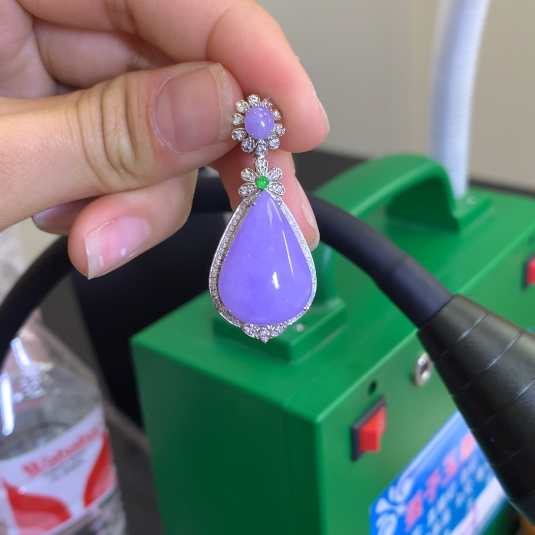 翡翠颈饰18K金镶嵌菲翡翠