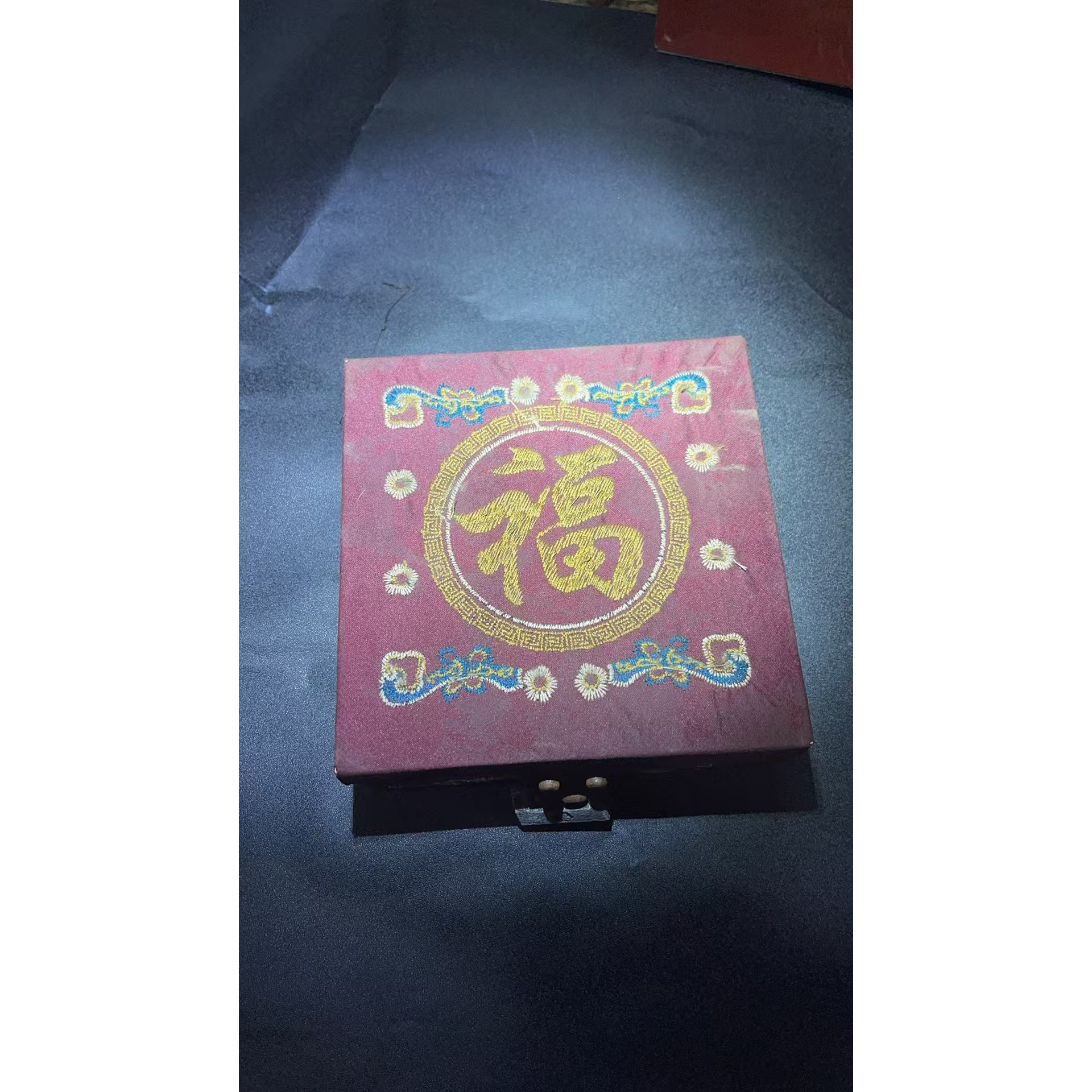 福子刺绣摆件一个链接