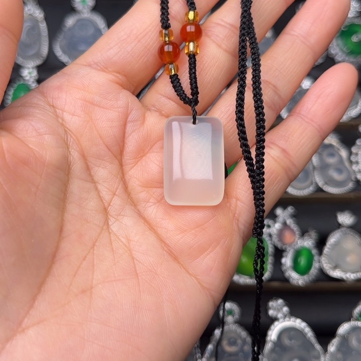 玛瑙/玉髓颈饰未镶嵌