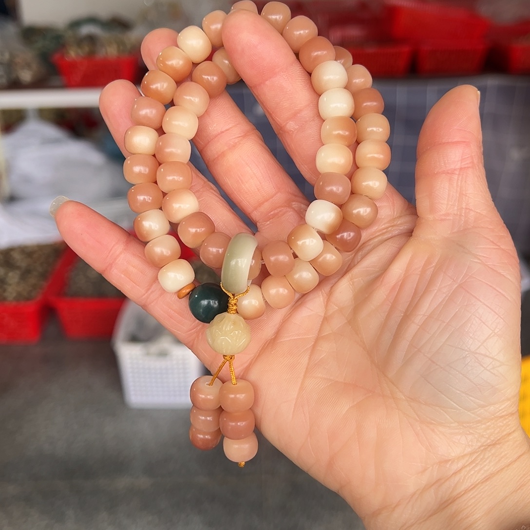 白玉菩提吊坠8×10