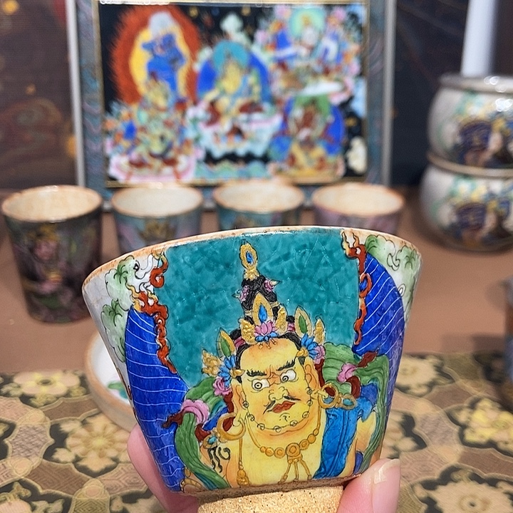 手工手绘黄财神茶杯