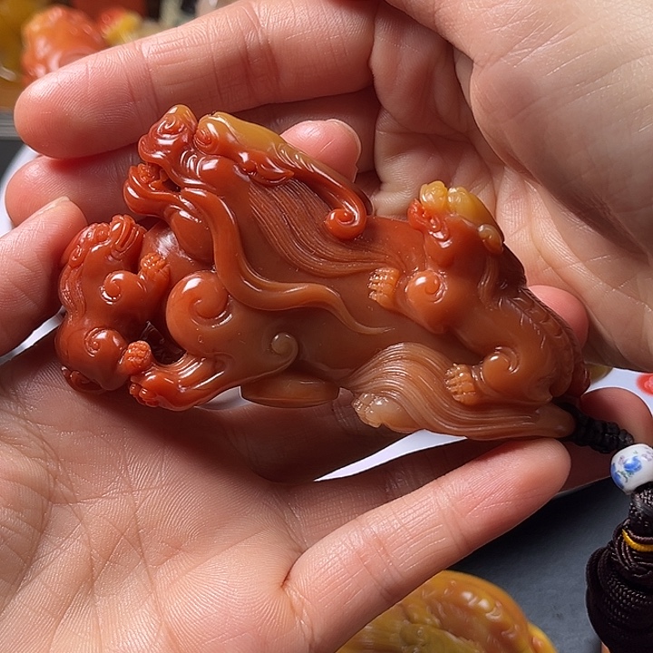 云***飘寿山石手把件把玩件