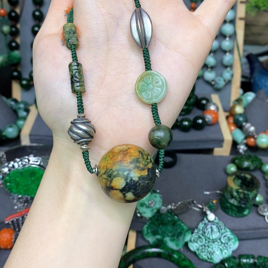 翡翠手链未镶嵌漂亮美眉