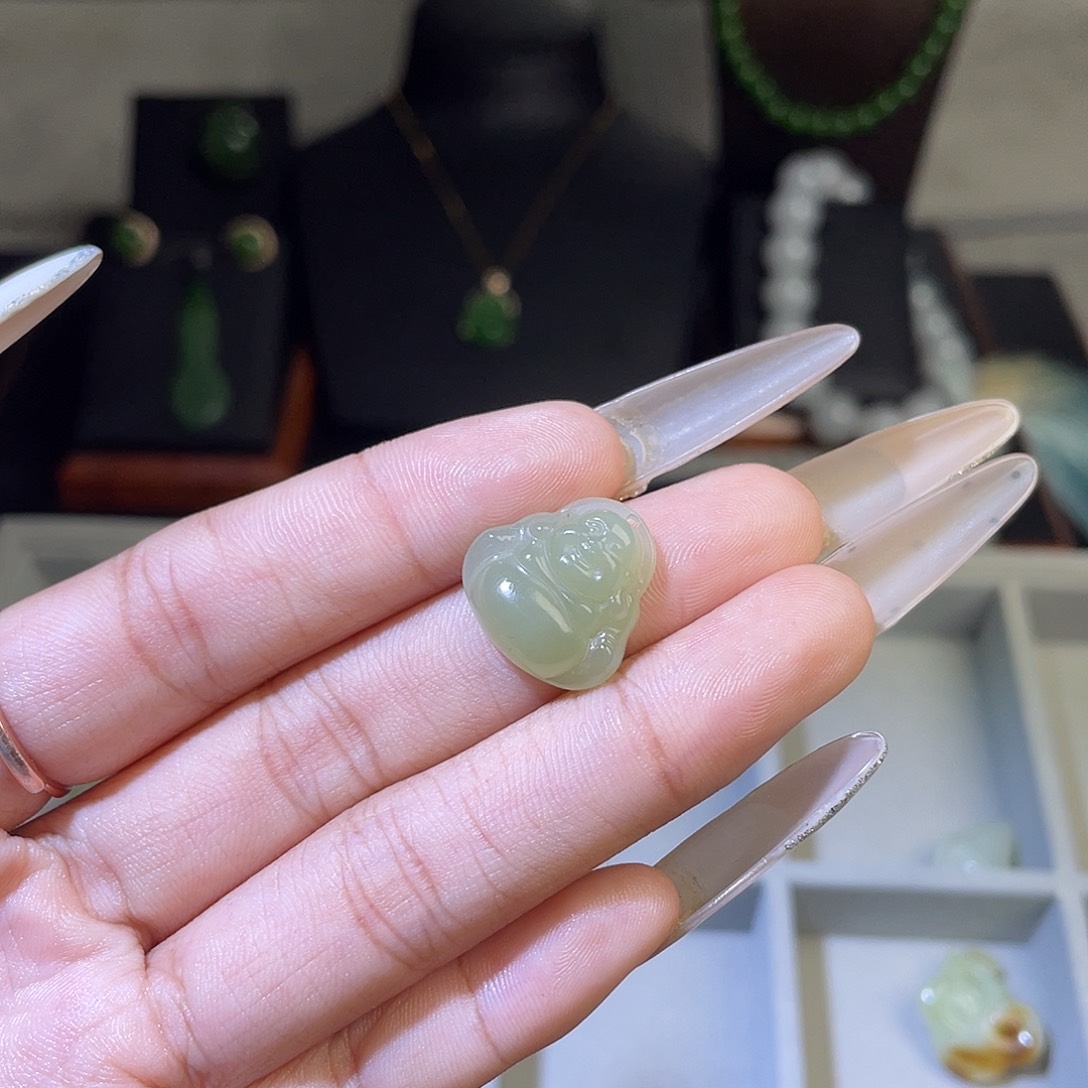 颈饰未镶嵌和田玉