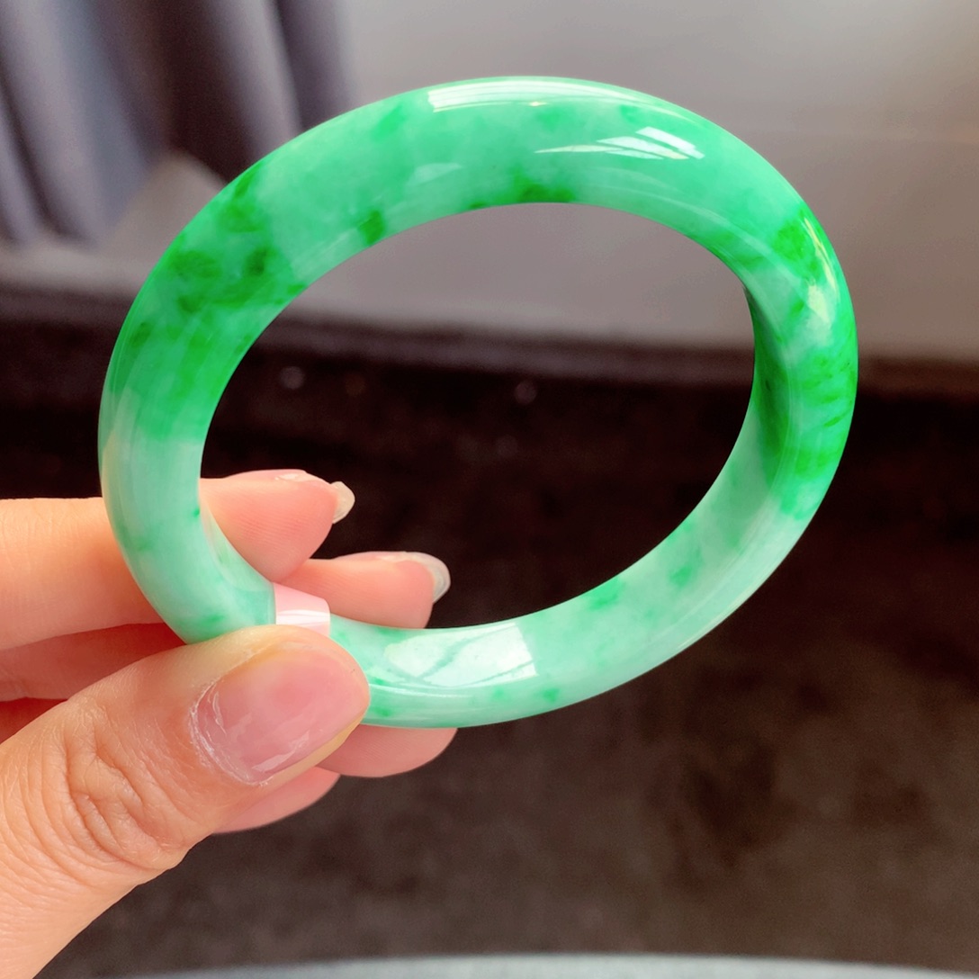 翡翠手镯未镶嵌缅甸翡翠手镯