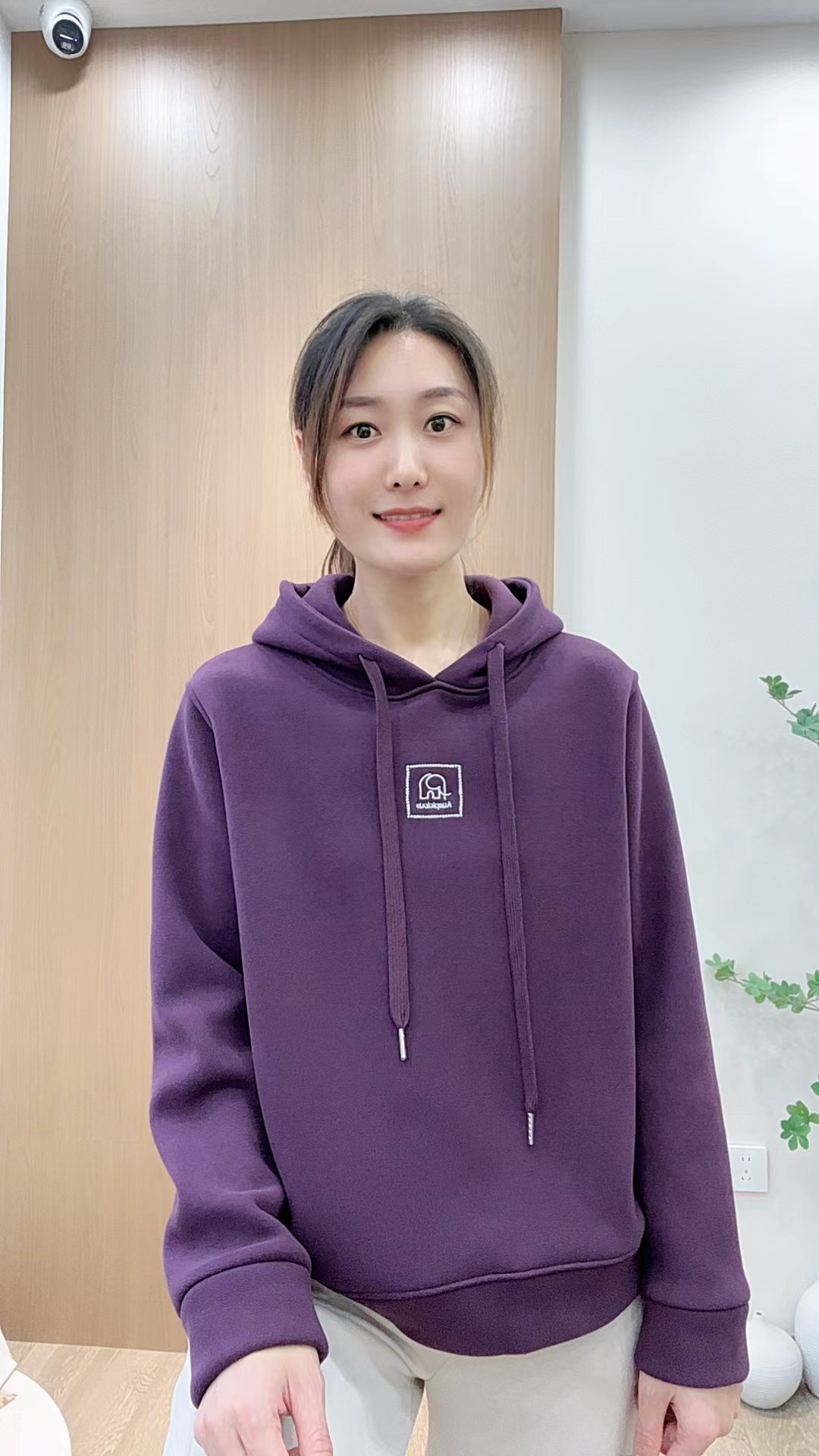 简约大方冬款加绒连帽卫衣百搭休闲弹力上衣保暖加厚69582