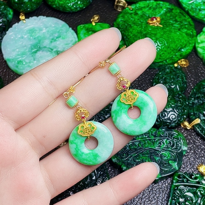 翡翠银S925镶嵌颈饰多样性