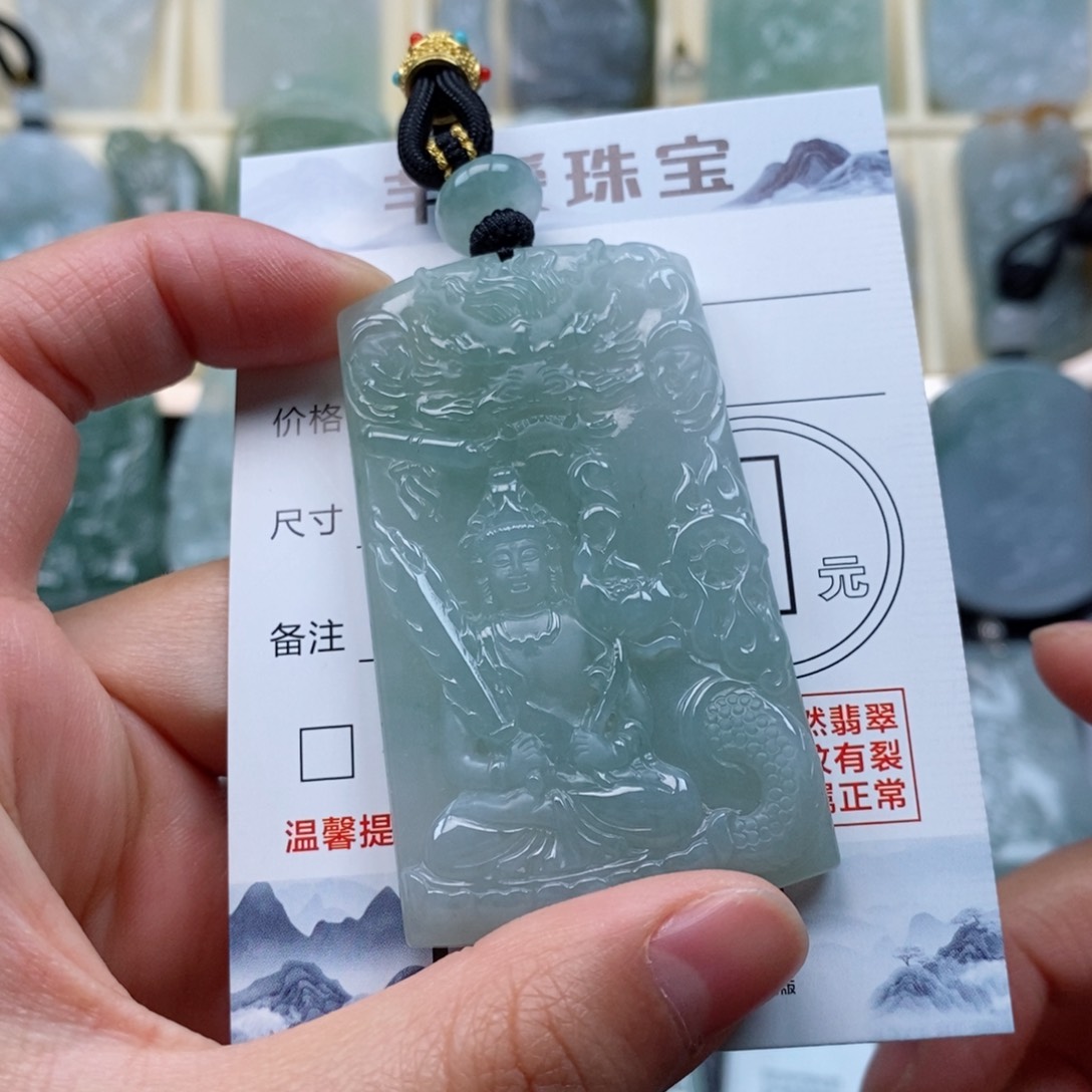 翡翠颈饰未镶嵌虚空藏