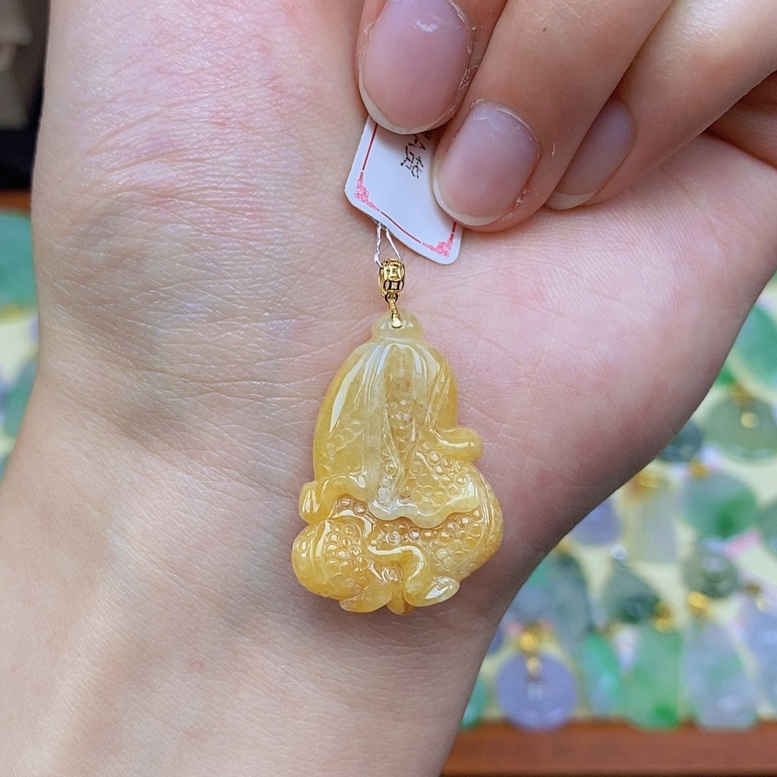 翡翠颈饰18K金镶嵌翡翠