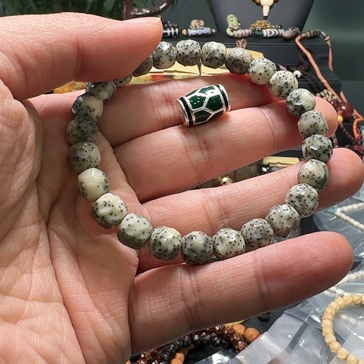 星月菩提吊坠小*牙手串