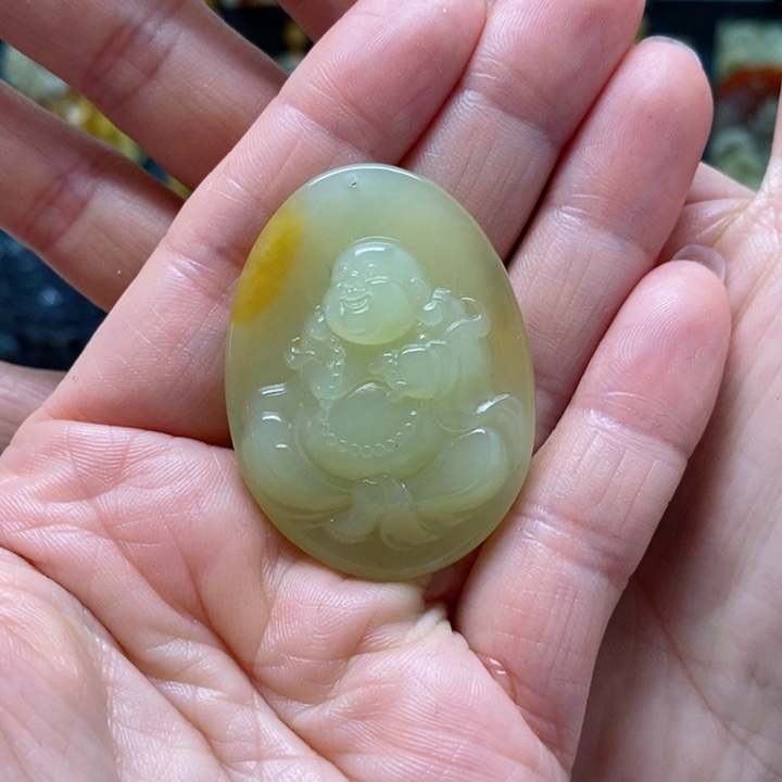 蛇纹石玉挂件未镶嵌