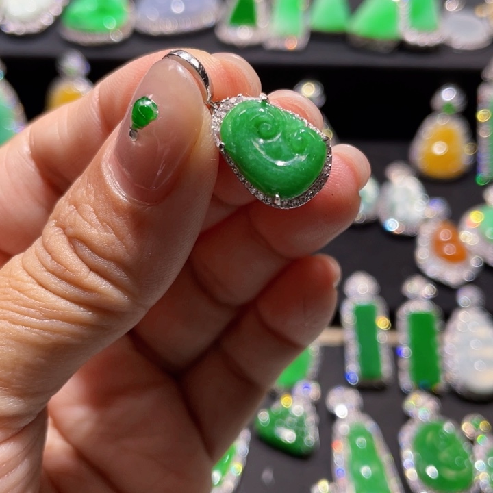 翡翠银S925镶嵌颈饰