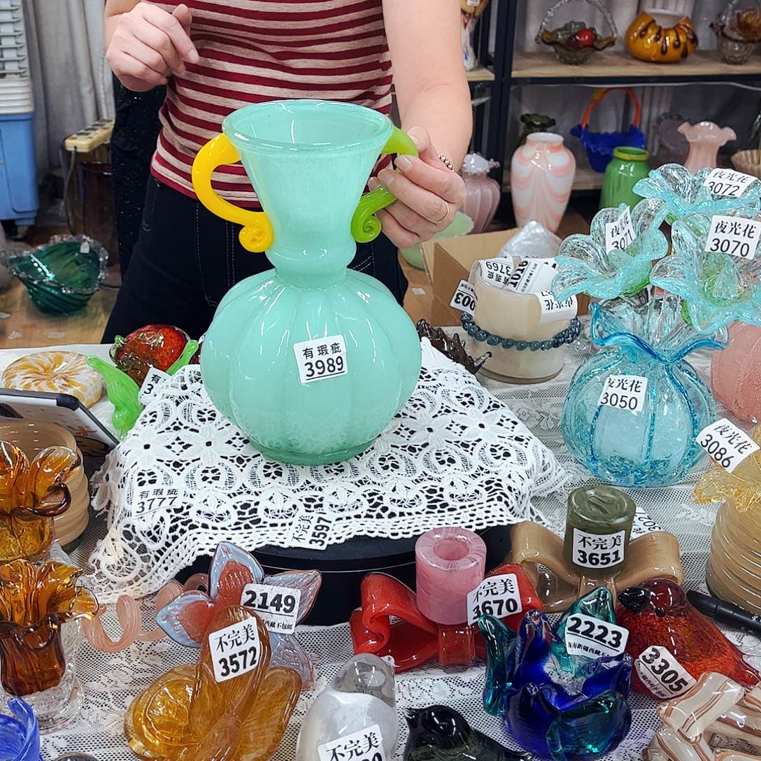 3989瑕 大号家悦琉璃工艺品耳朵裂纹