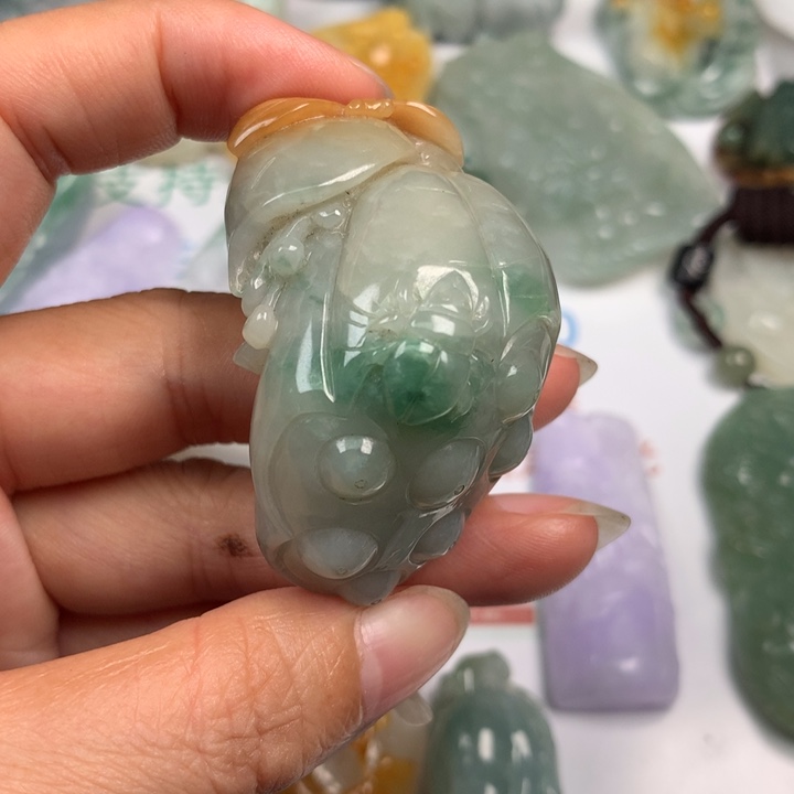 翡翠未镶嵌颈饰翡翠