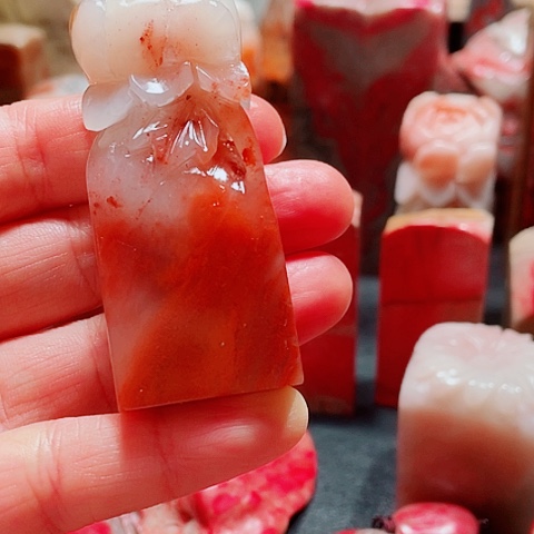 昌化石老性精品红花冻石