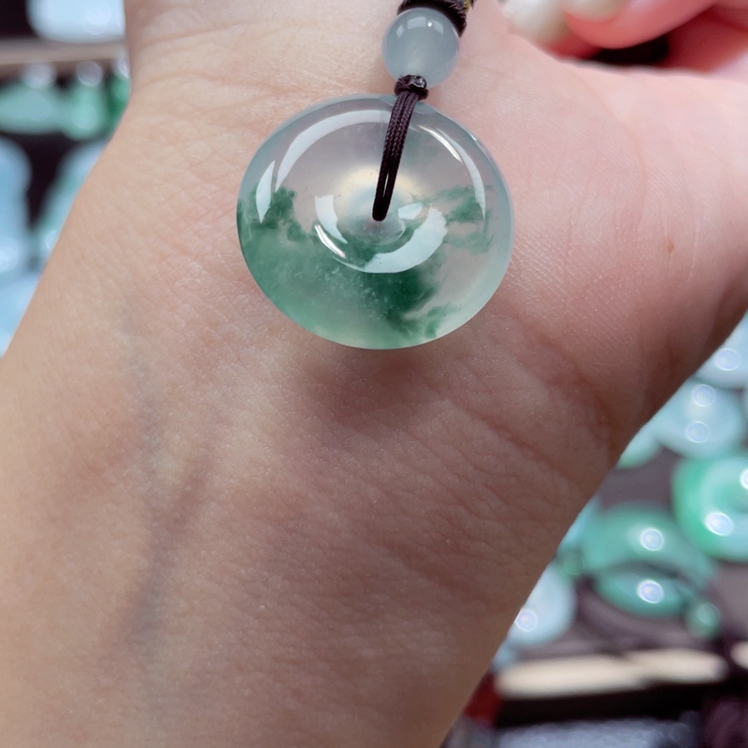 颈饰未镶嵌翡翠平安扣