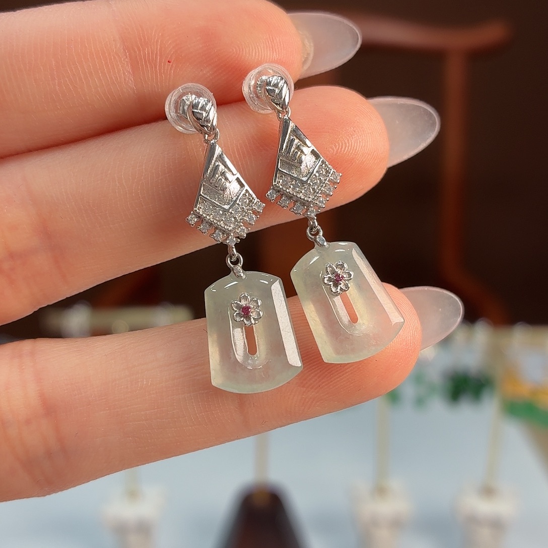 M***o翡翠银S925镶嵌耳饰