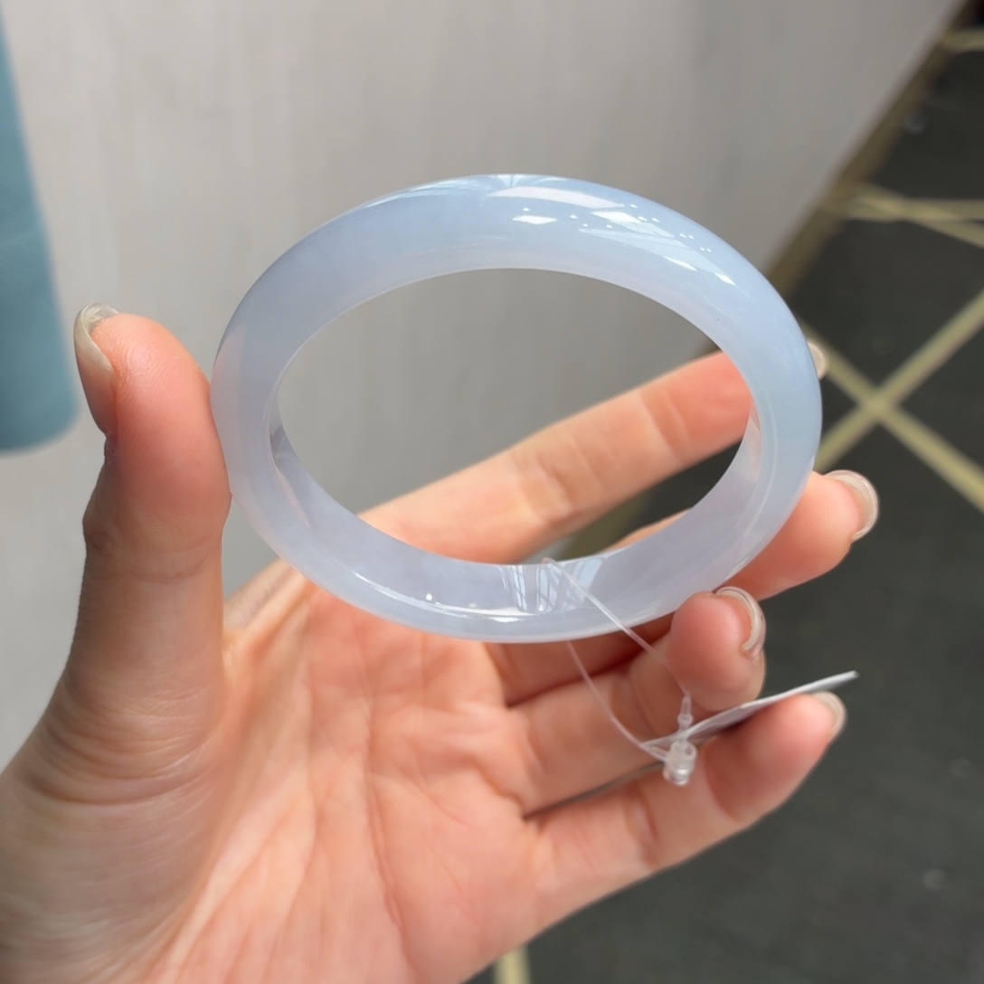 翡翠未镶嵌手镯52贵妃