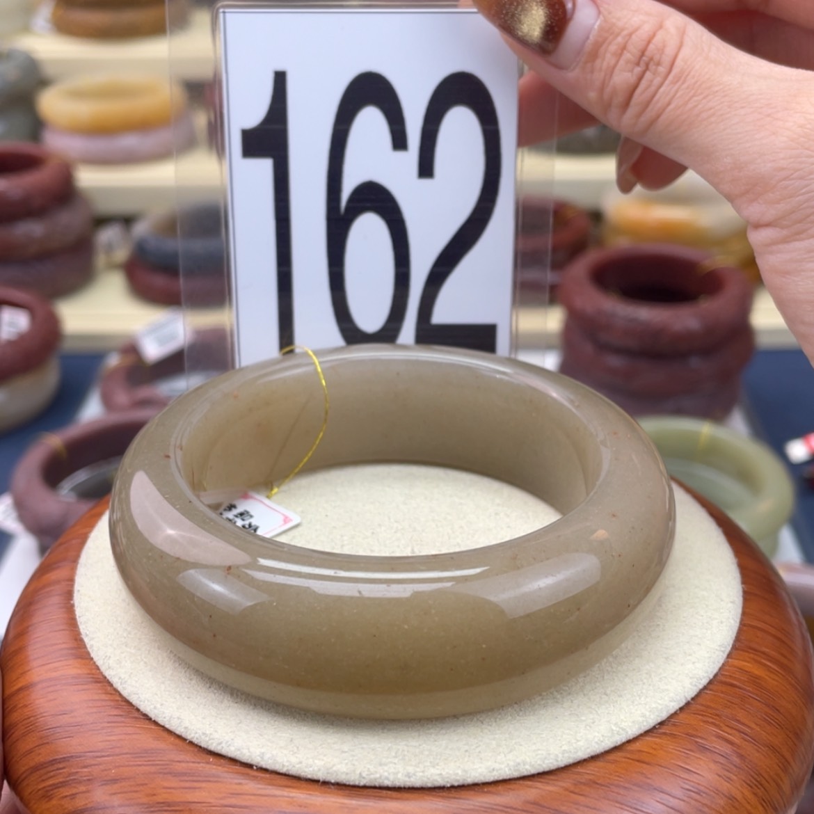 【闪购商品】石英质玉手镯未镶嵌