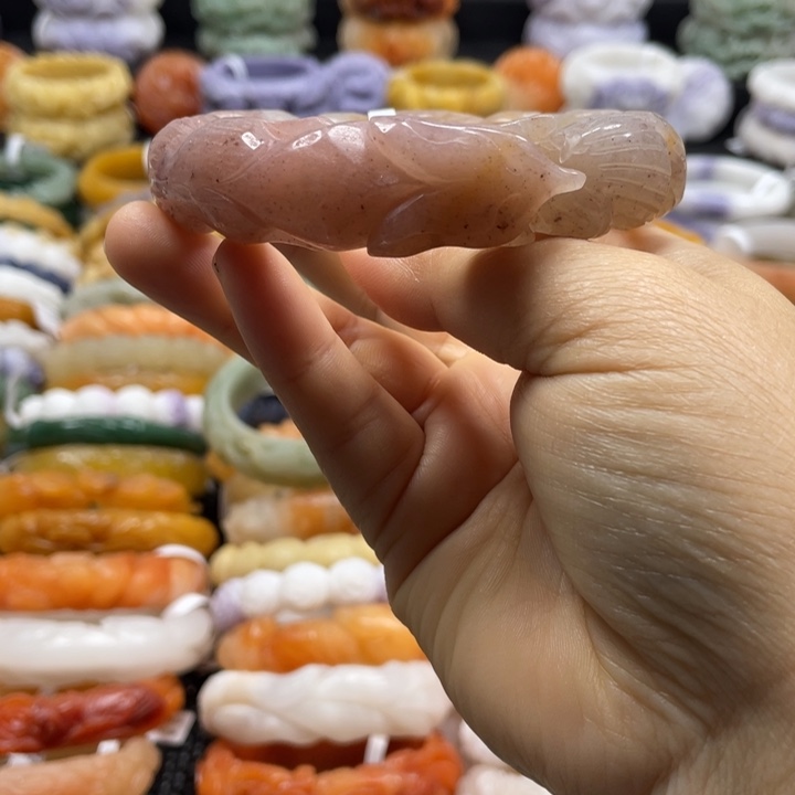 石英质玉未镶嵌手镯