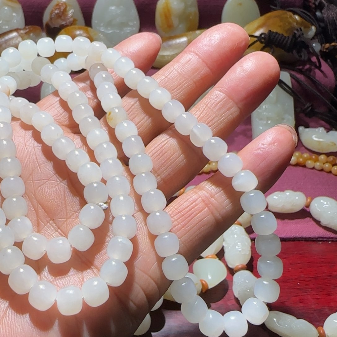 和田玉颈饰未镶嵌大**形