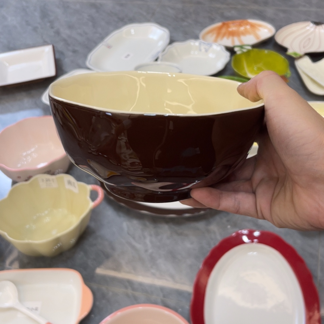 陶瓷微瑕餐具介意勿拍，满18飞！