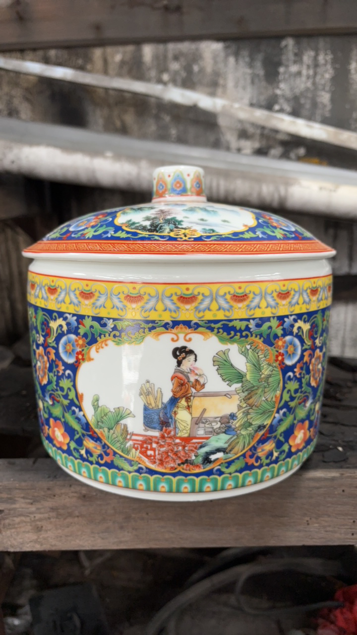 景德镇高温陶瓷粉彩美人山水罐