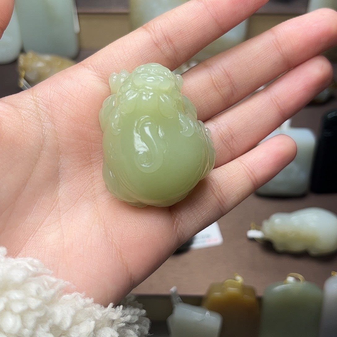 和田玉颈饰未镶嵌快*手