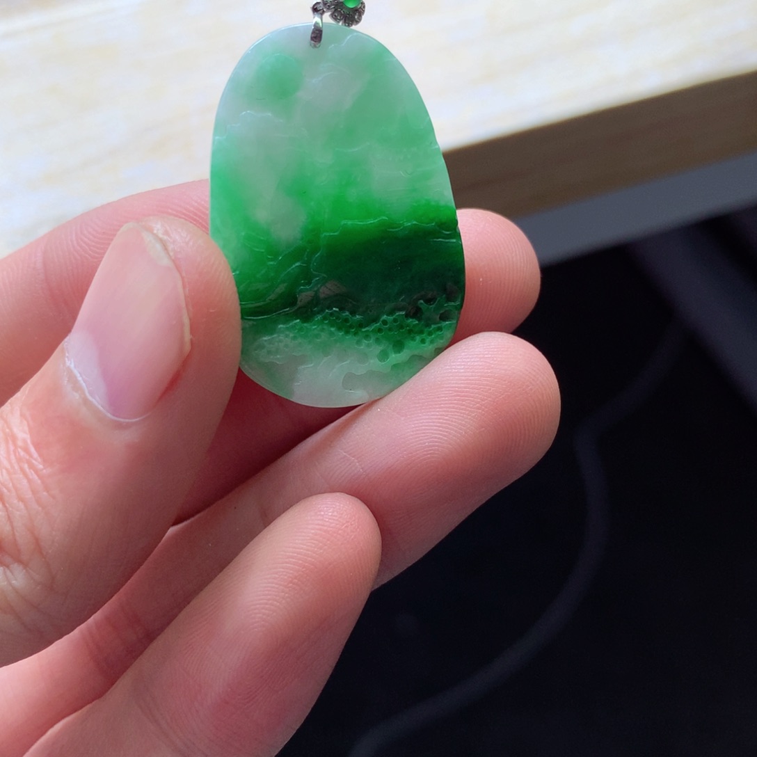 翡翠颈饰18K金镶嵌吊坠