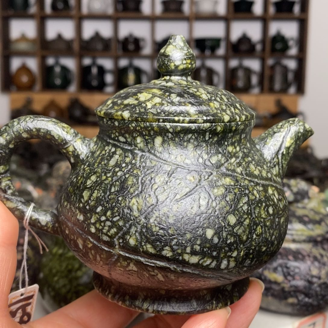 藏玉药王石蛇纹料潘壶230cc