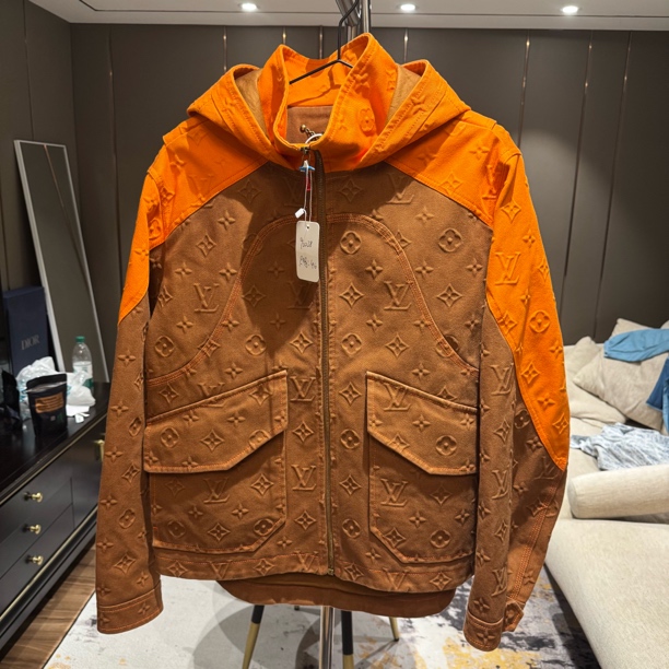 未使用 LouisVuitton/路易威登 橙色满印牛仔外套尺码46编码90028