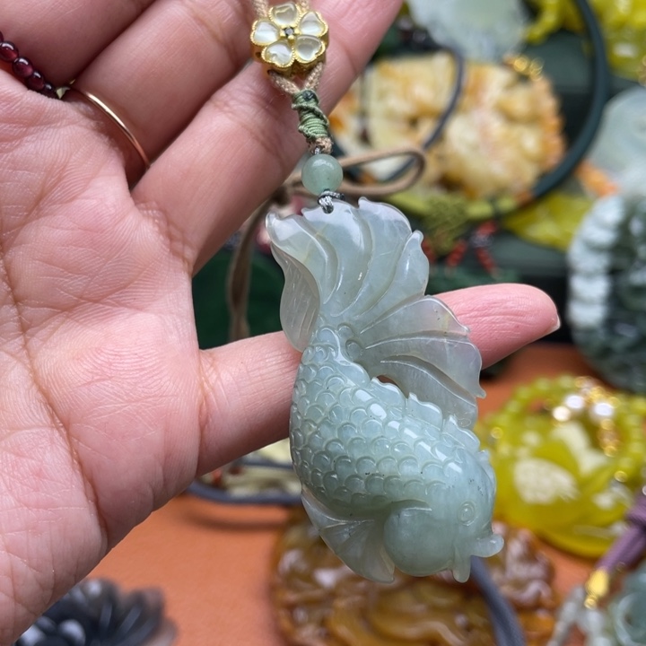 蛇纹石玉未镶嵌吊坠