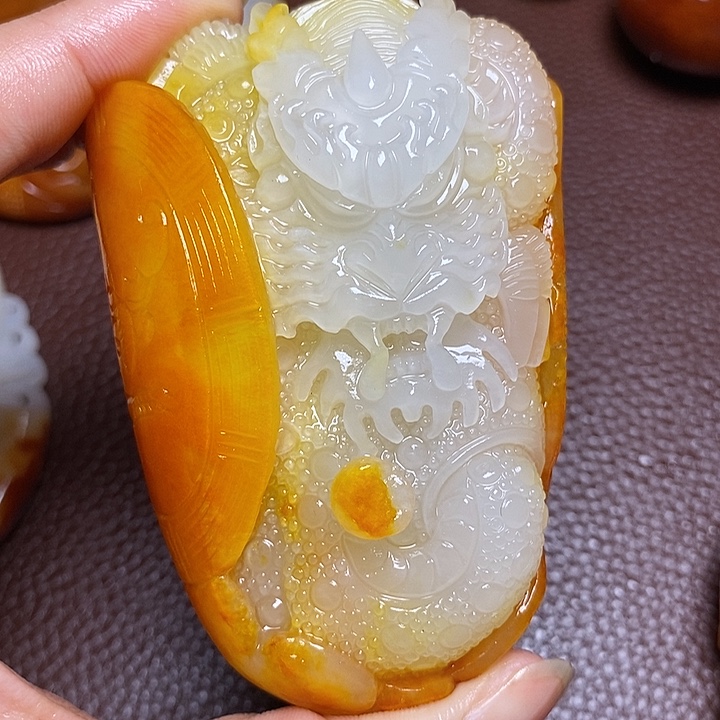 用***5和田玉未镶嵌颈饰