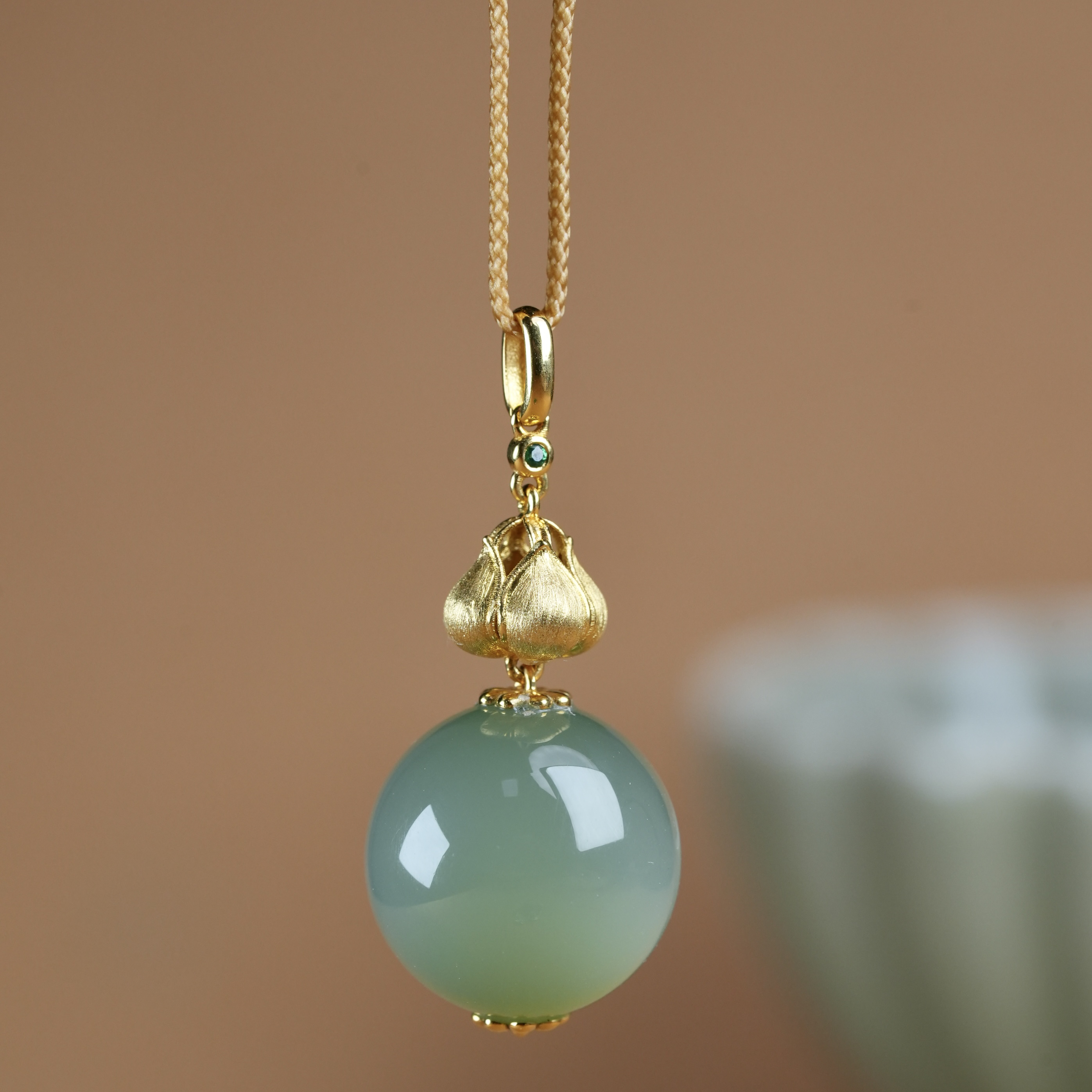 珠子田玉吊坠女 粉青转运珠碧玉圆珠镶嵌18k金挂件