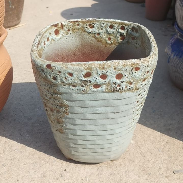 红陶口18高22瑕疵一个