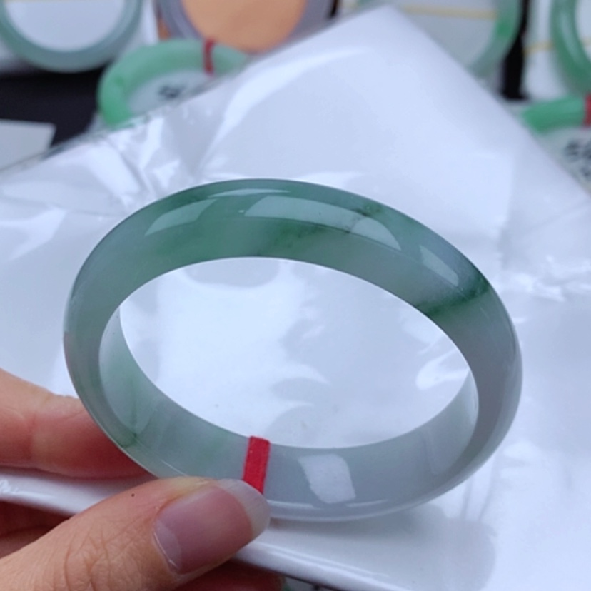 【闪购商品】翡翠手镯未镶嵌            贵妃53 冰飘花