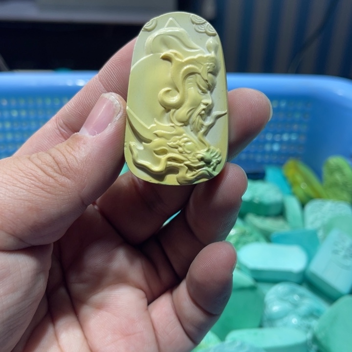 菱锰矿珠宝半成品未镶嵌