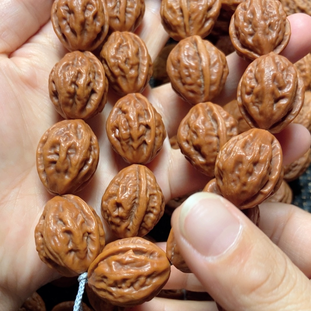 c***生手串桃核粗筋龙骨脖挂