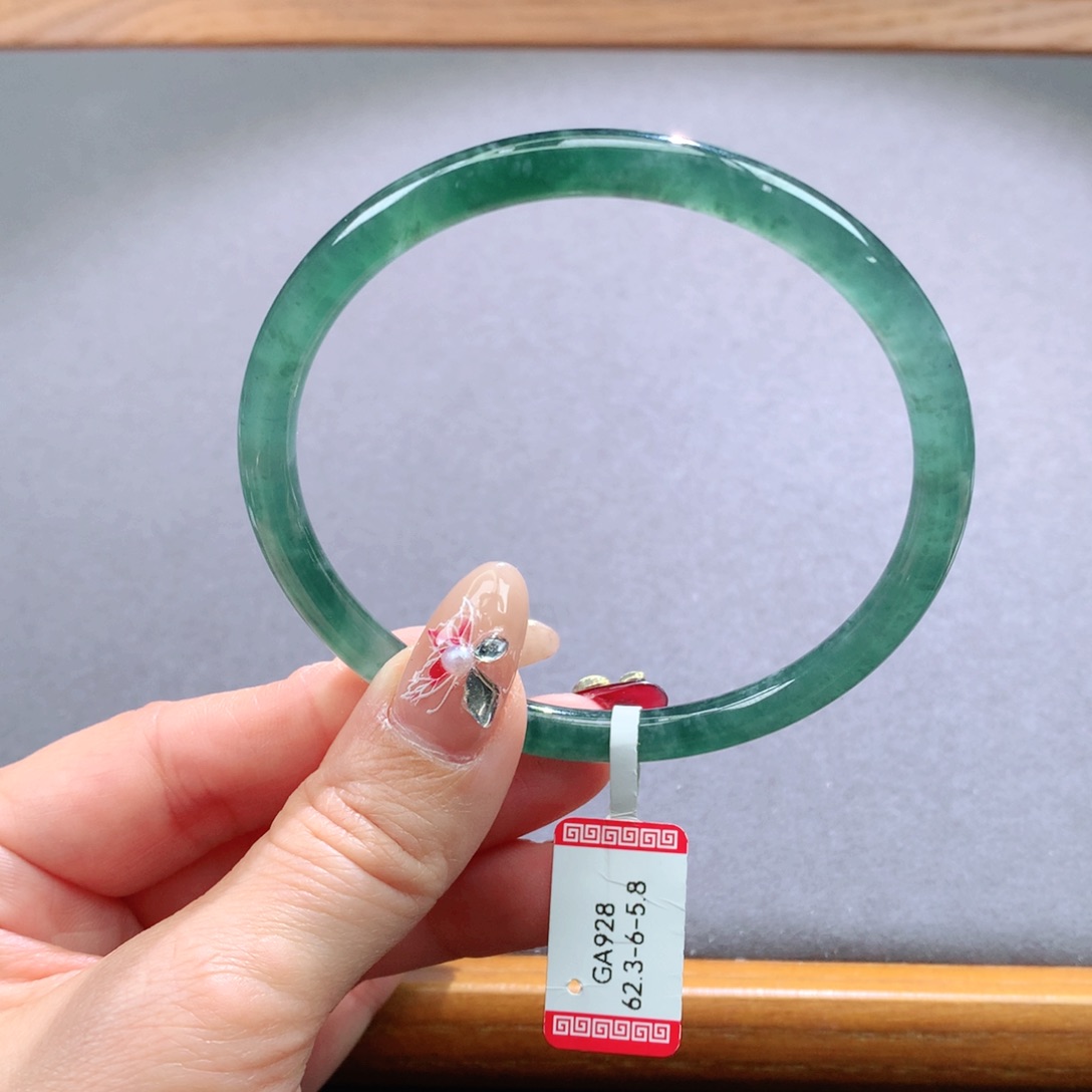 翡翠手镯未镶嵌天然翡翠手镯叮当镯