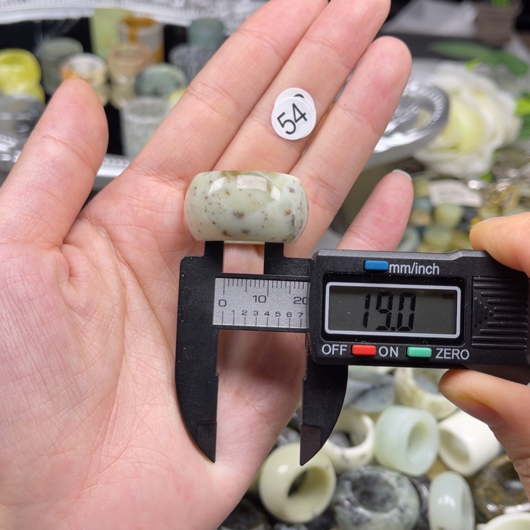 蛇纹石玉未镶嵌戒指