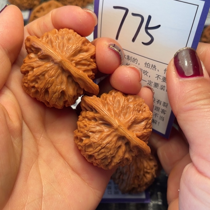 桃核把件42宫灯775。。。。