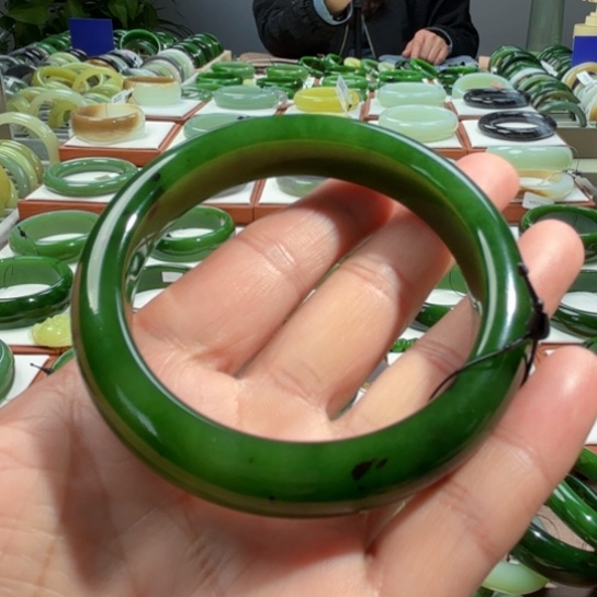 和田玉（碧玉）手镯未镶嵌