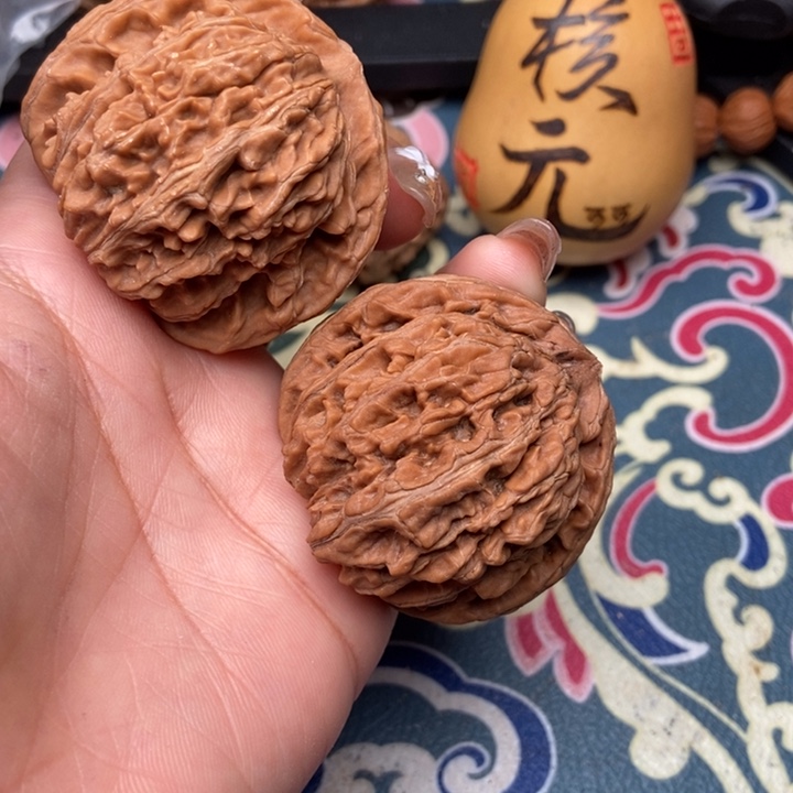 文玩核桃把件小***呀四座楼