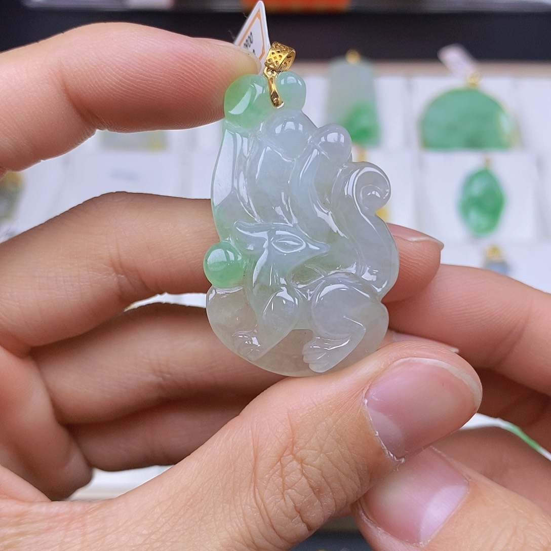 翡翠颈饰18K金镶嵌翡翠