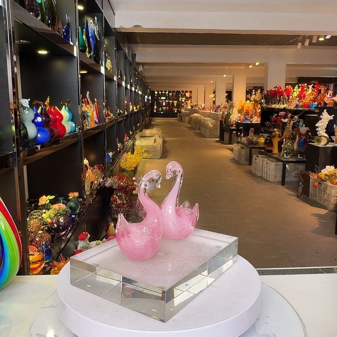 摆件琉璃花的颜色也是