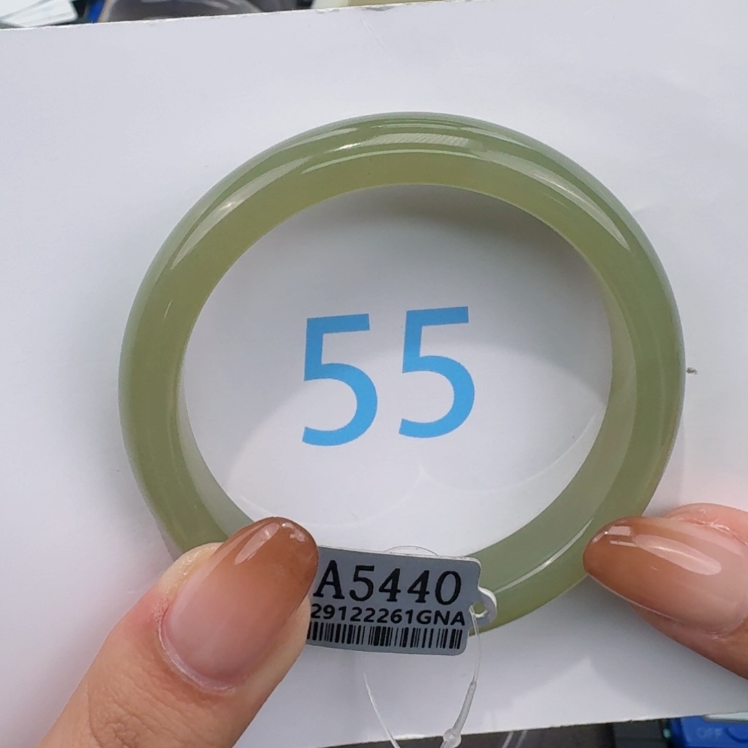 我***钱和田玉未镶嵌手镯