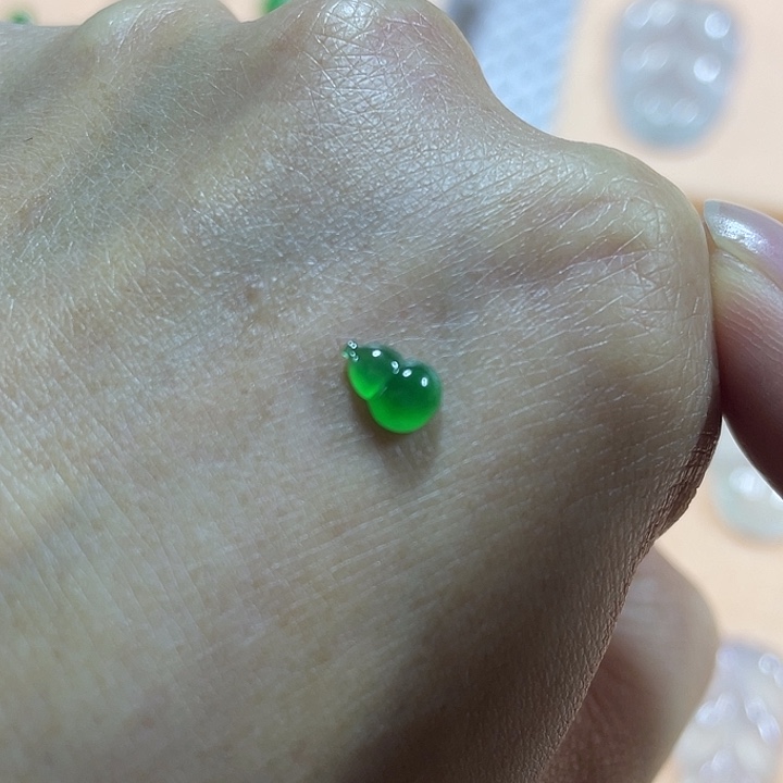定制翡翠未镶嵌葫芦