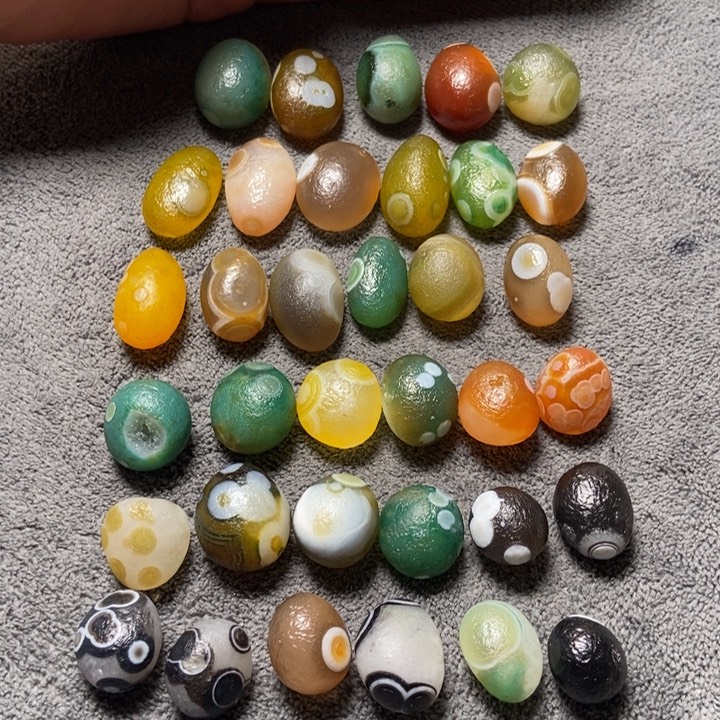 用***3玛瑙/玉髓未镶嵌珠宝奇石